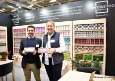 Alfonso Casamitjana and Stefanie Proy of Verdissimo. Verdissimo launched a peony, which will be available around end of March 2024. “Our customers ask for it a long time. Special is also that you can shape it a little and it is a beautiful flower to work with in vintage and weddings arrangements.” Currently they are available in three colors, in white, pastel pink and Lilac and are grown in Colombia. More on this later on FloralDaily.